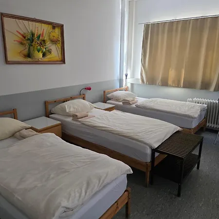 Messe Hostel *