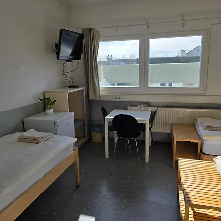 Messe Hostel *