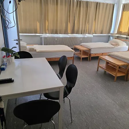 Hostel Messe *